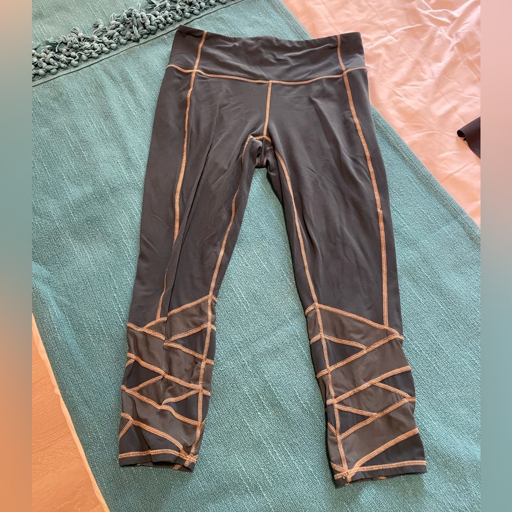 Athleta Mantra Yoga Capris Dark Green Size Medium
